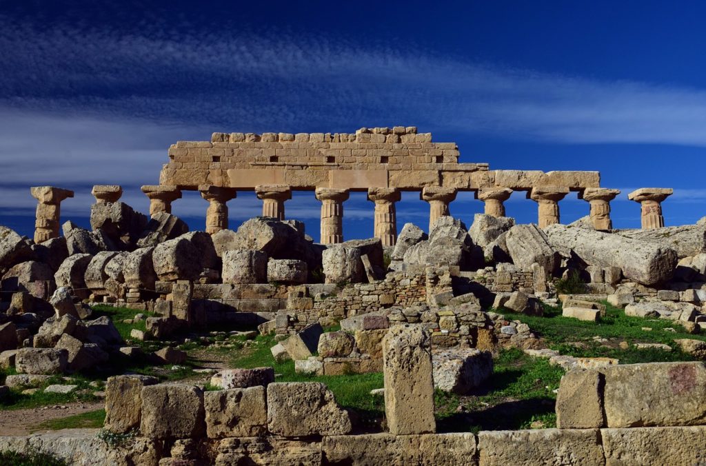 what is a titan in greek mythology